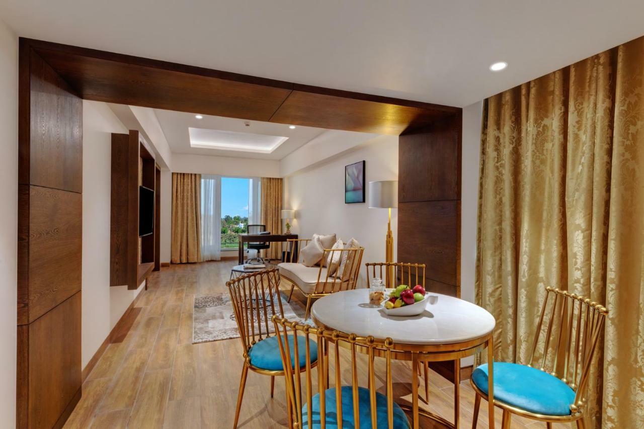 The Fern Residency, Satara Maharashtra Hotel Eksteriør billede